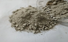 鋁鎂質(zhì)澆注料不同環(huán)境下氧化鋁原料應(yīng)該選擇燒結(jié)的還是電熔的？